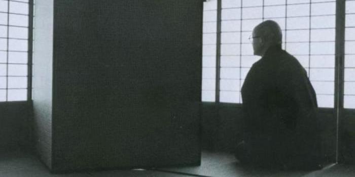 内観面接に臨む吉本伊信